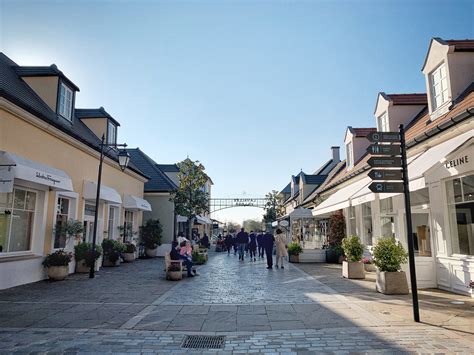 paris village outlet